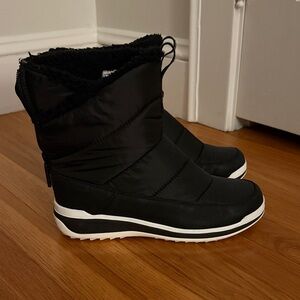 Merrell Women's Black Winter Boots